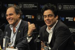 Oliver Stone y Benicio Del Toro